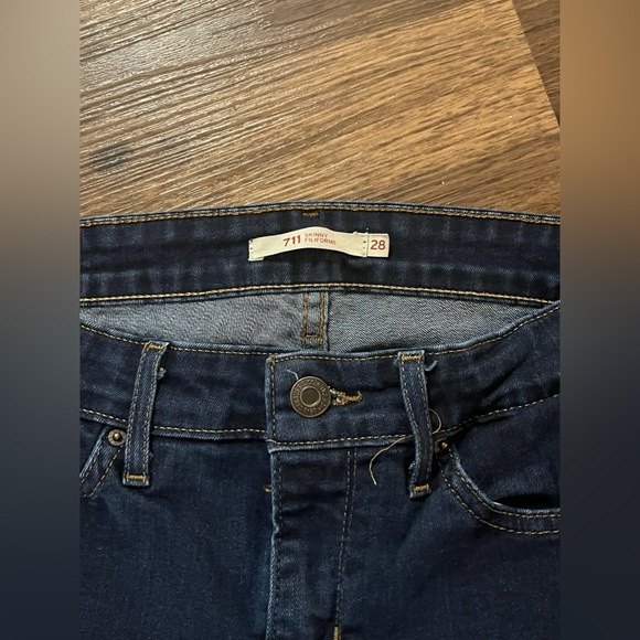 Levis 711 Skinny Jean - Picture 7 of 8